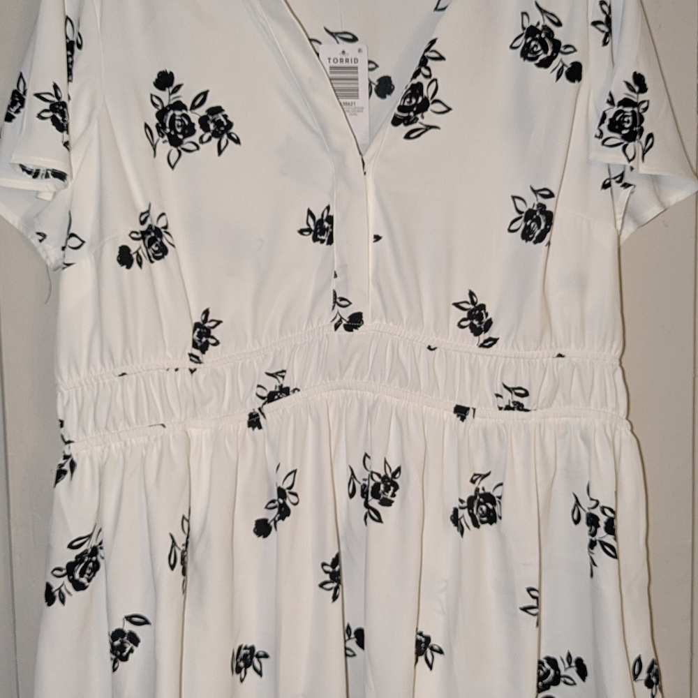 Torrid Black and White Floral Midi Dress